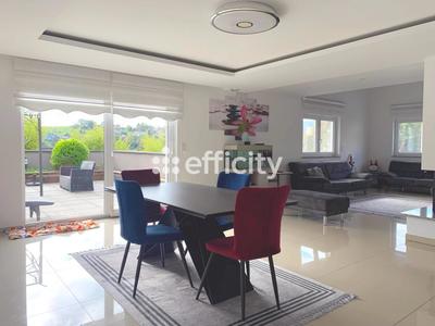 Maison - 175 m² - 6 pièces