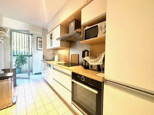 Appartement - 85 m² - 3 pièces