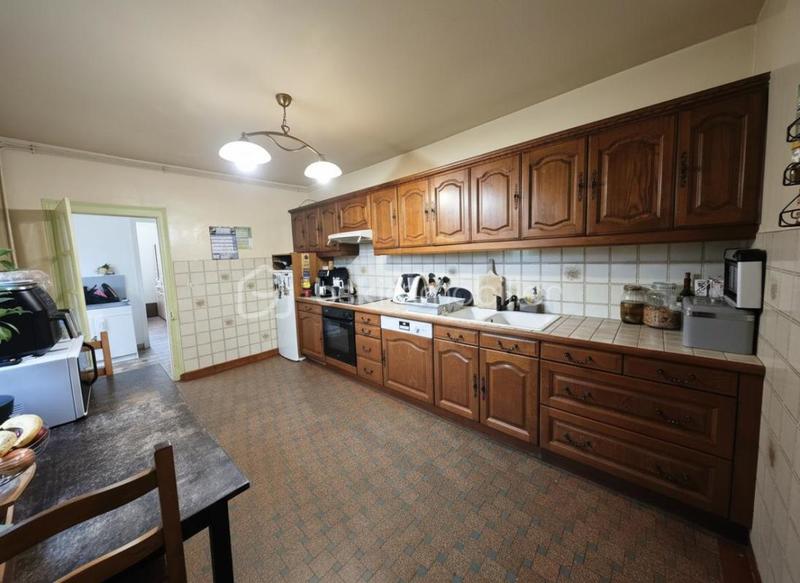 Maison - 123 m² - 9 pièces