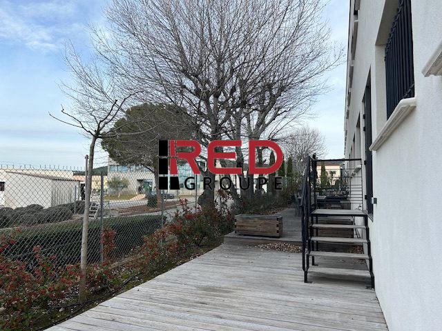 Bureau - 124 m² - 7 pièces