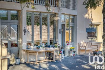 Maison - 365 m² - 12 pièces