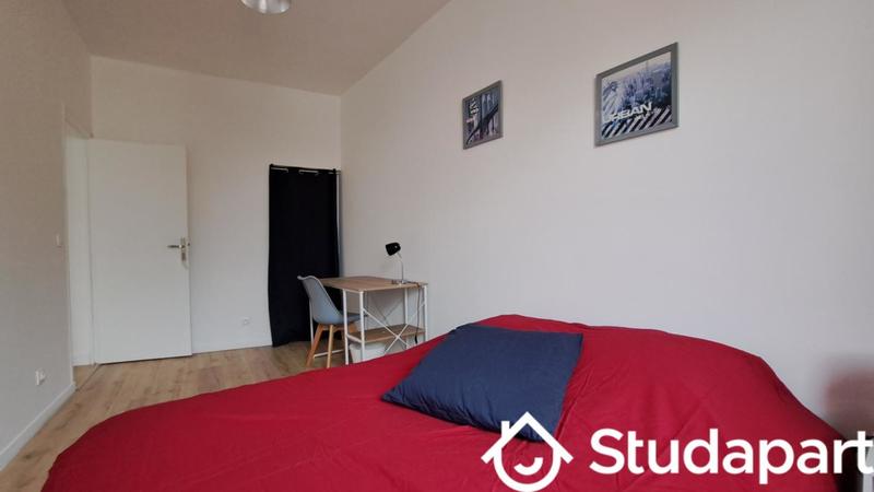 Chambre - 11 m² - 1 pièce