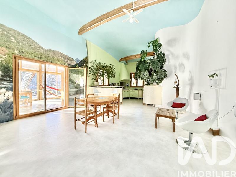 Maison - 146 m² - 6 pièces