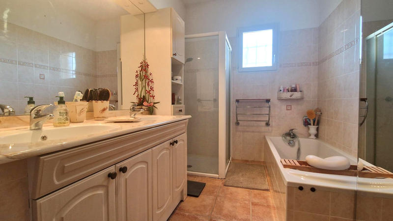 Maison - 165 m² - 10 pièces