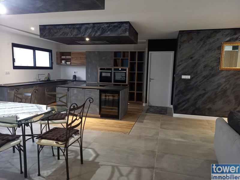 Maison - 144 m² - 5 pièces