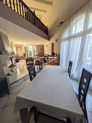 Villa - 266 m² - 7 pièces