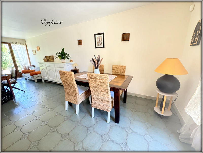 Maison - 92 m² - 5 pièces