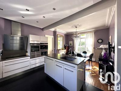 Maison - 187 m² - 9 pièces