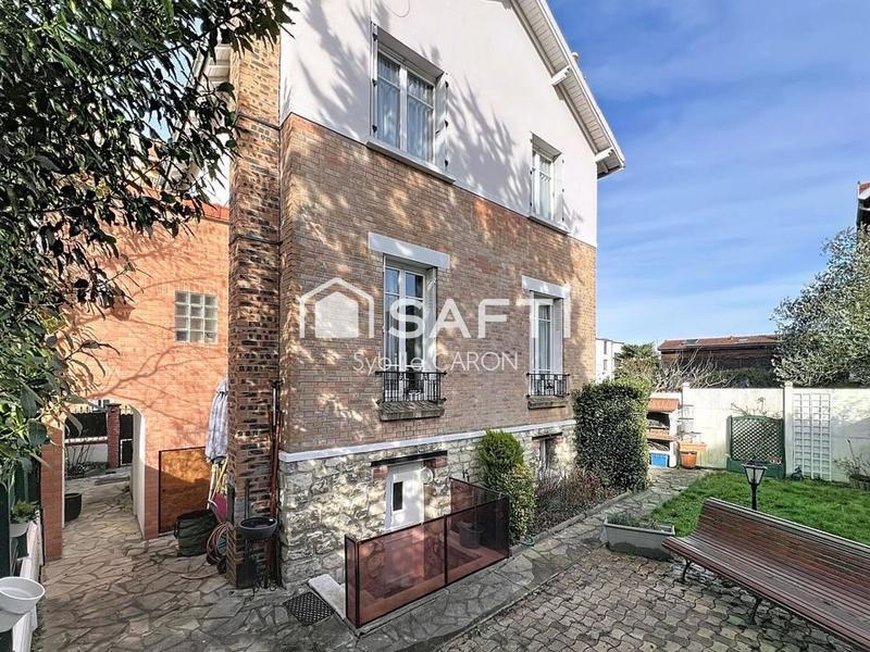 Maison - 90 m² - 5 pièces