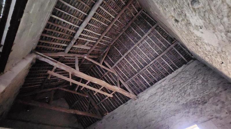 Grange - 100 m² - 1 pièce