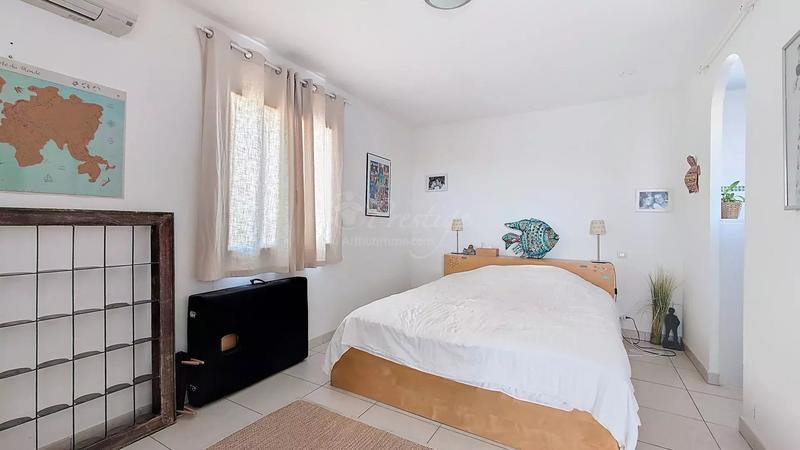 Maison - 206 m² - 8 pièces