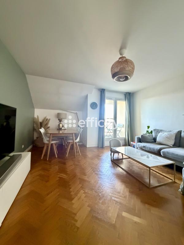 Appartement ancien - 74 m² - 4 pièces