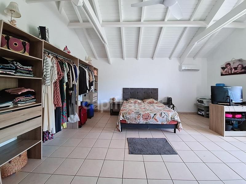 Villa - 196 m² - 4 pièces