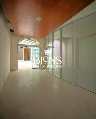 Bureau - 142 m² - 8 pièces