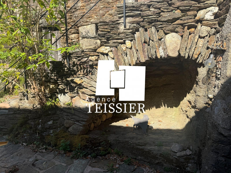 Maison - 250 m² - 7 pièces