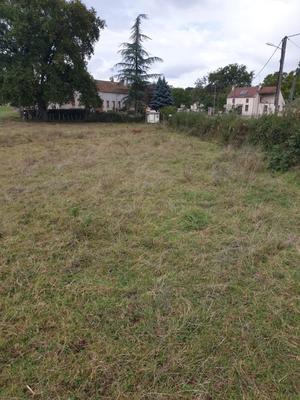 Terrain constructible - 1 300 m²