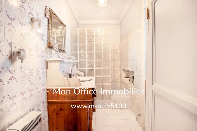 Demeure - 205 m² - 5 pièces