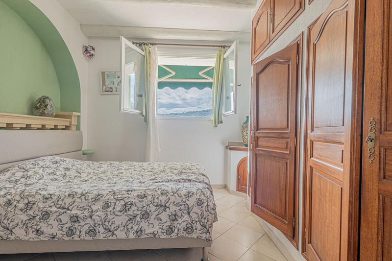 Maison - 205 m² - 9 pièces