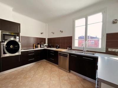 Appartement - 92 m² - 4 pièces