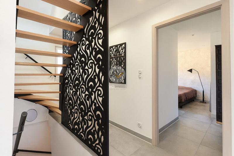 Maison contemporaine - 196 m² - 7 pièces