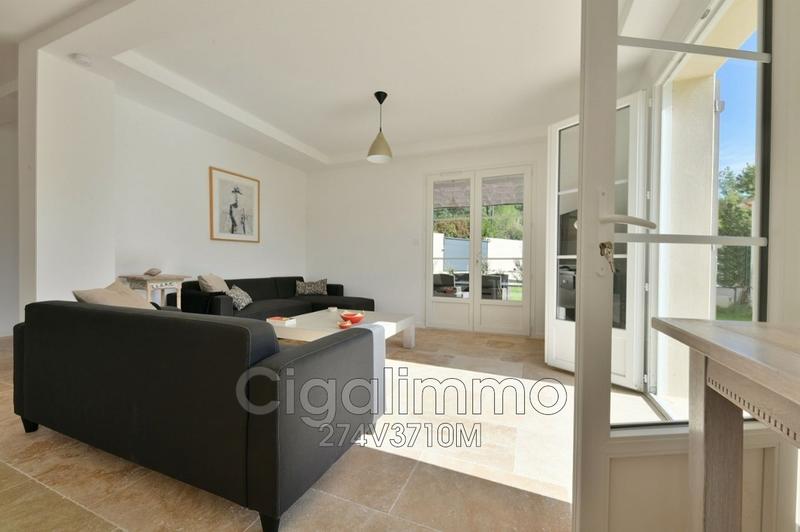 Villa - 238 m² - 10 pièces