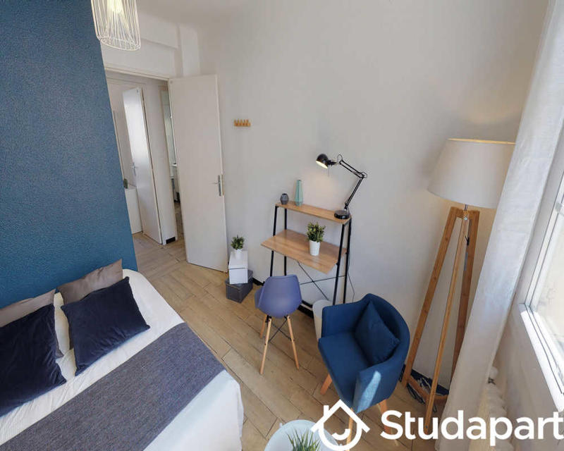 Chambre - 70 m² - 1 pièce