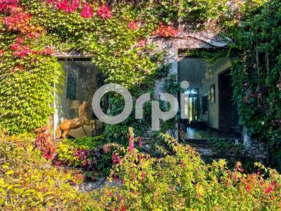 Propriété - 503 m² - 10 pièces