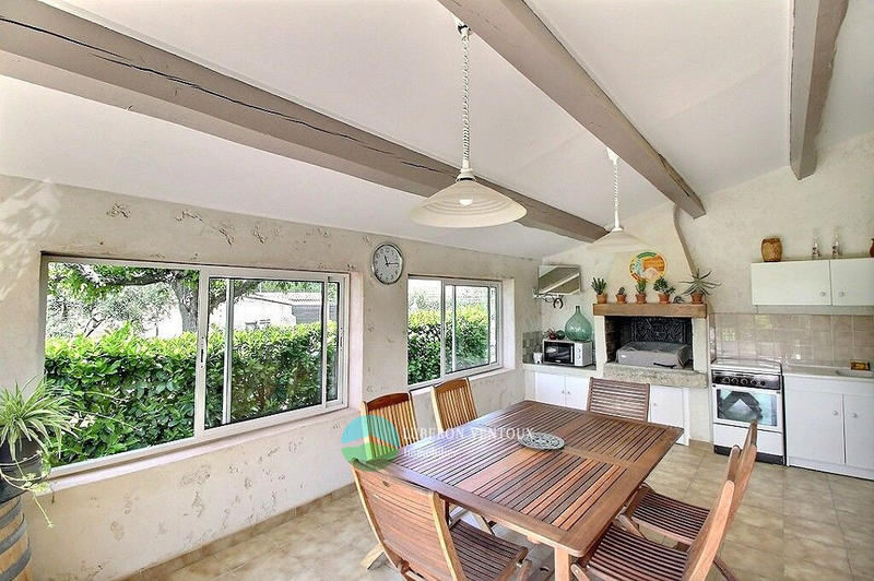 Propriété - 457 m² - 16 pièces