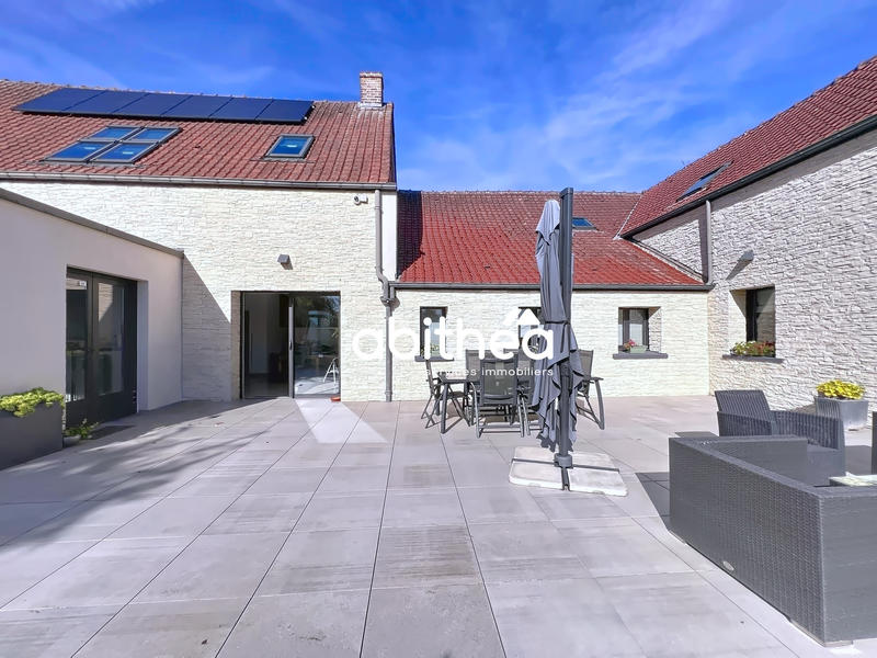 Propriété - 317 m² - 9 pièces