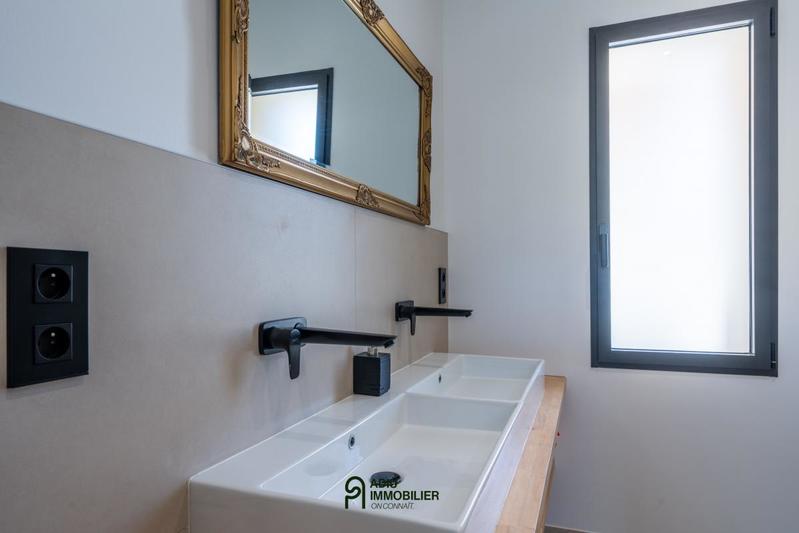 Villa - 182 m² - 6 pièces