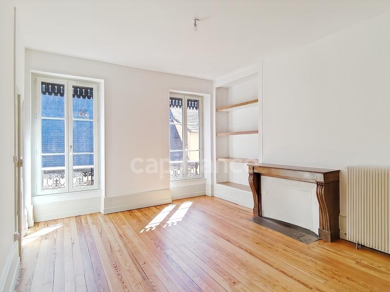 Appartement - 90 m² - 4 pièces