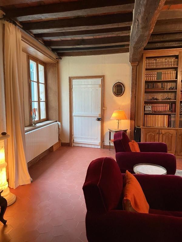 Maison - 285 m² - 10 pièces