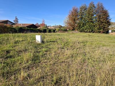 Terrain constructible - 888 m²