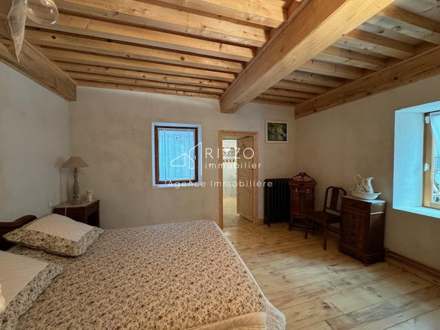 Maison - 268 m² - 13 pièces