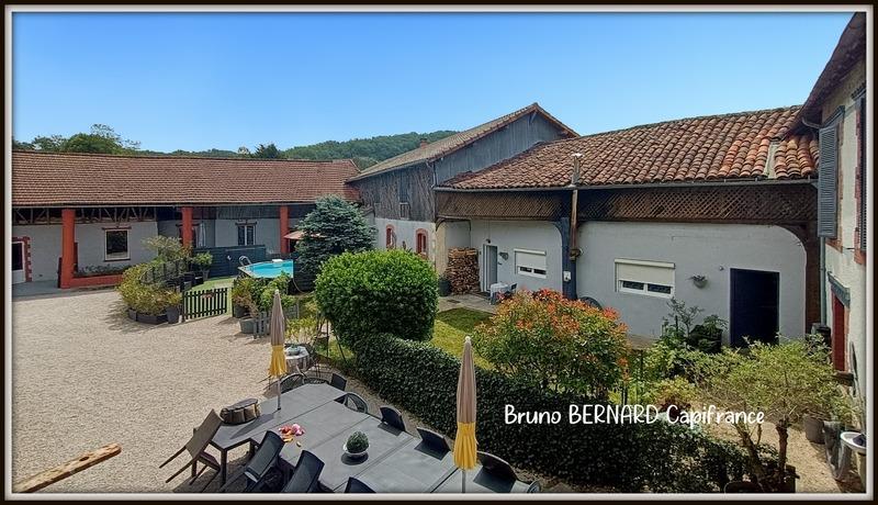 Maison - 733 m² - 23 pièces