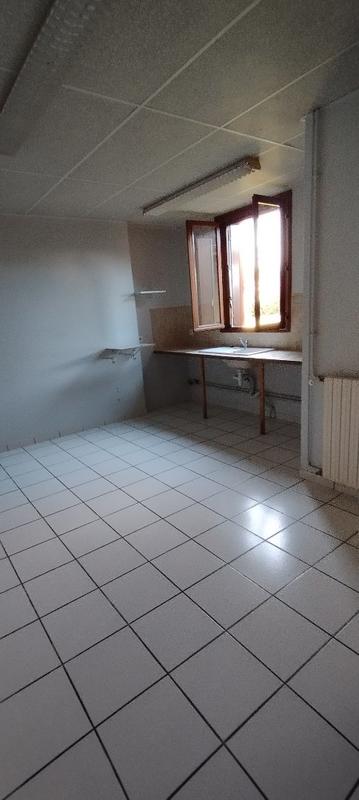 Local d'activités - 5 pièces