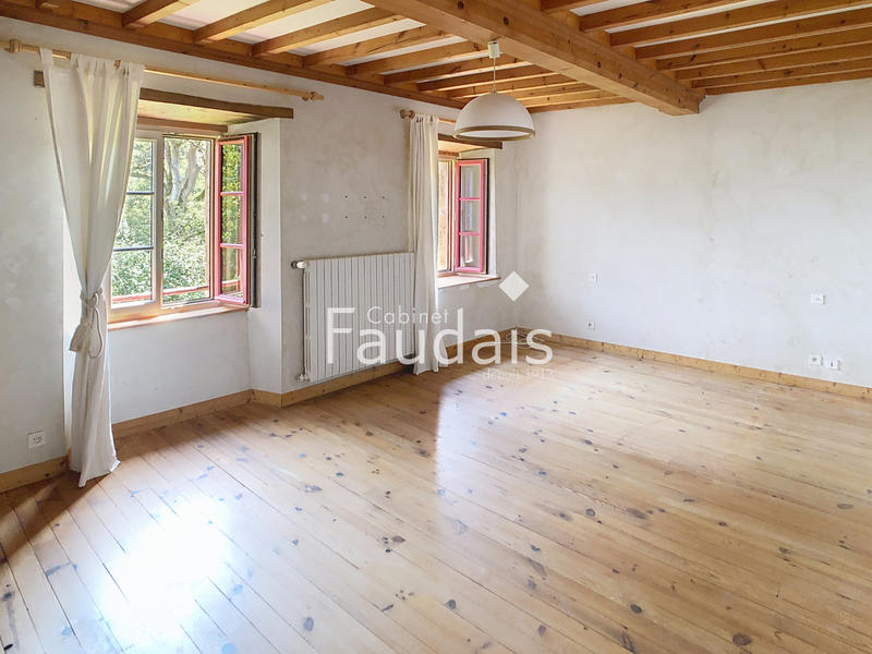 Maison - 174 m² - 9 pièces