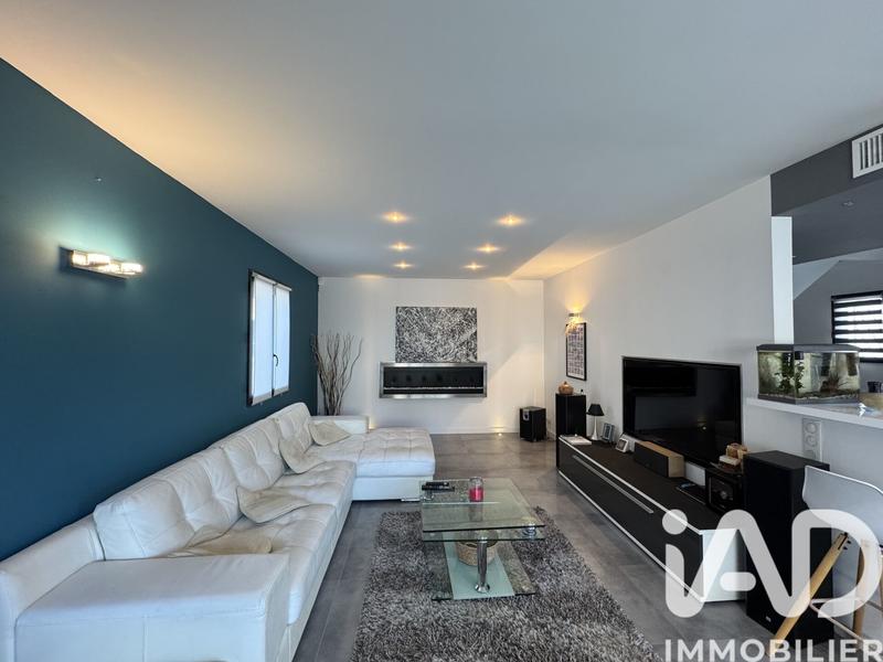 Maison - 212 m² - 5 pièces