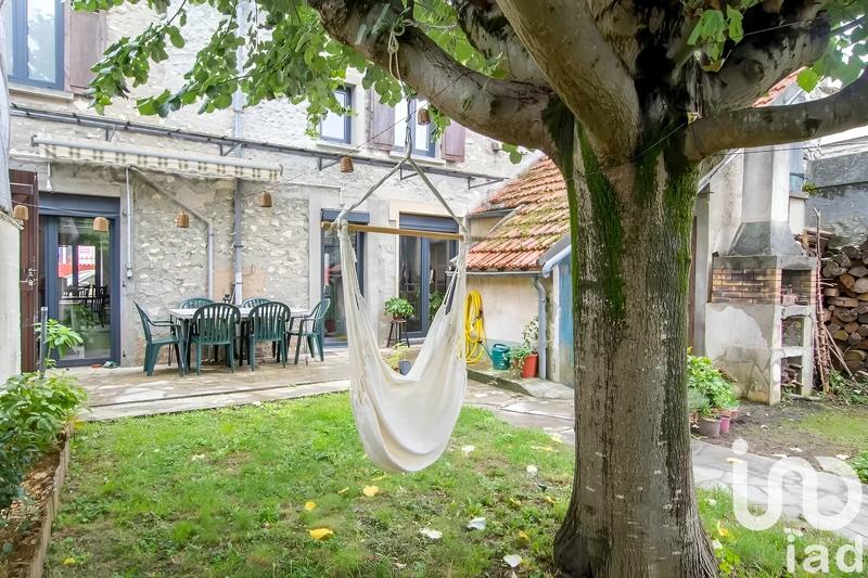 Maison - 190 m² - 8 pièces