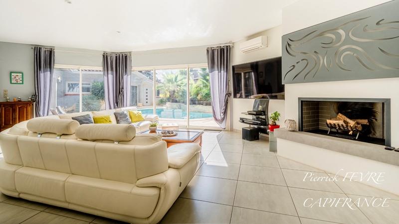 Maison - 237 m² - 8 pièces