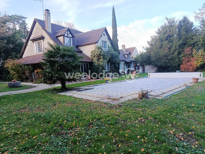 Maison - 239 m² - 10 pièces