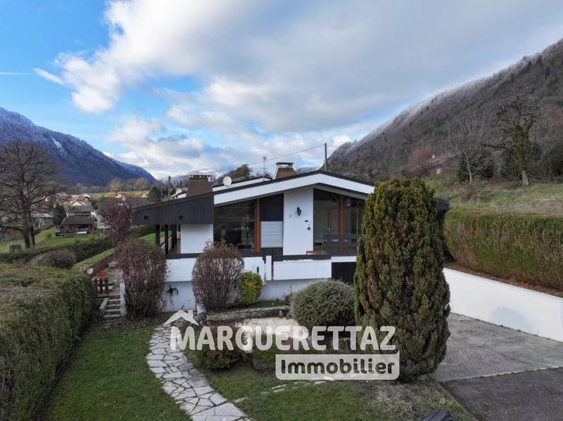 Villa - 214 m² - 6 pièces