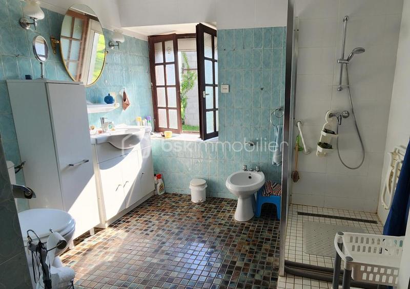 Maison - 211 m² - 7 pièces