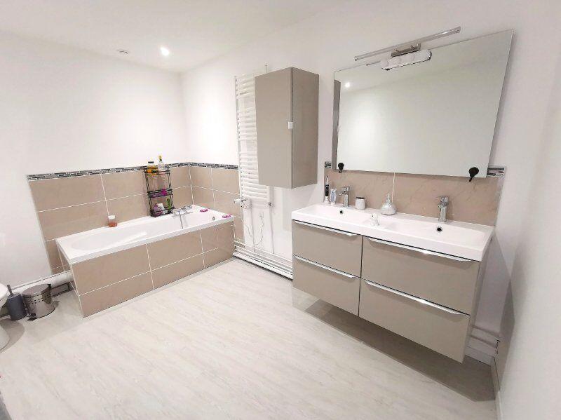 Maison - 207 m² - 8 pièces