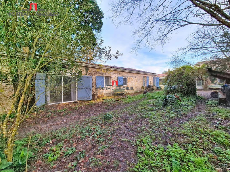 Maison - 422 m² - 8 pièces