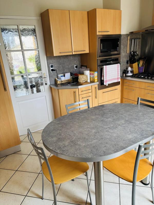 Maison - 90 m² - 5 pièces