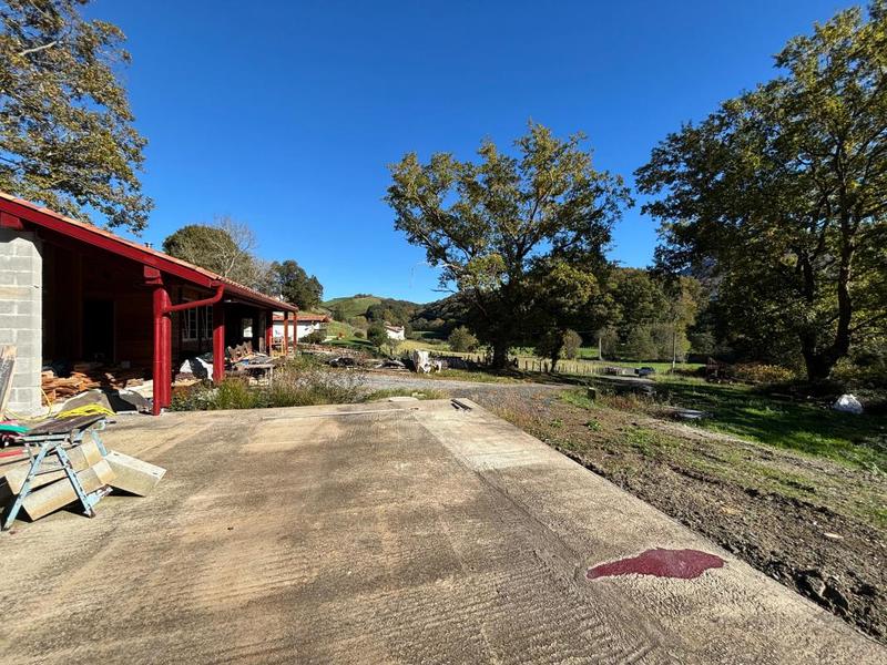 Terrain constructible - 3 000 m²