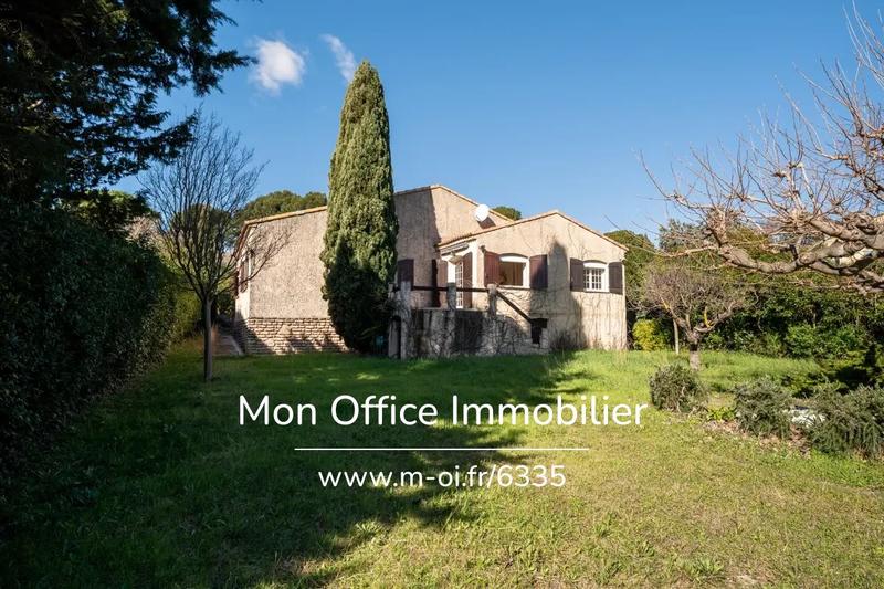 Maison - 180 m² - 7 pièces