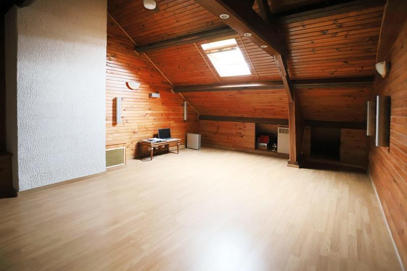 Maison - 99 m² - 5 pièces