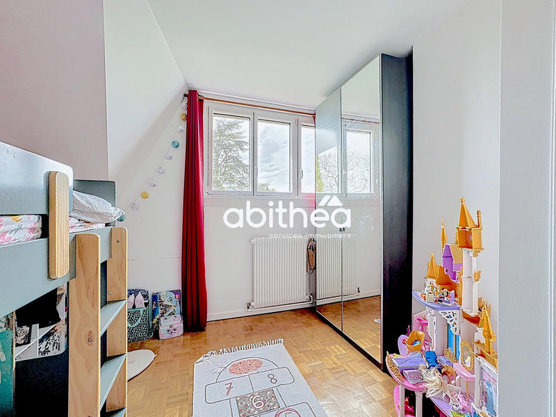 Maison - 220 m² - 9 pièces